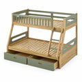 Etagenbett 90 × 200 cm aus Holz in Naturholz/Salbeigrün mit Leiter, Lattenrosten und 2 Schubladen
